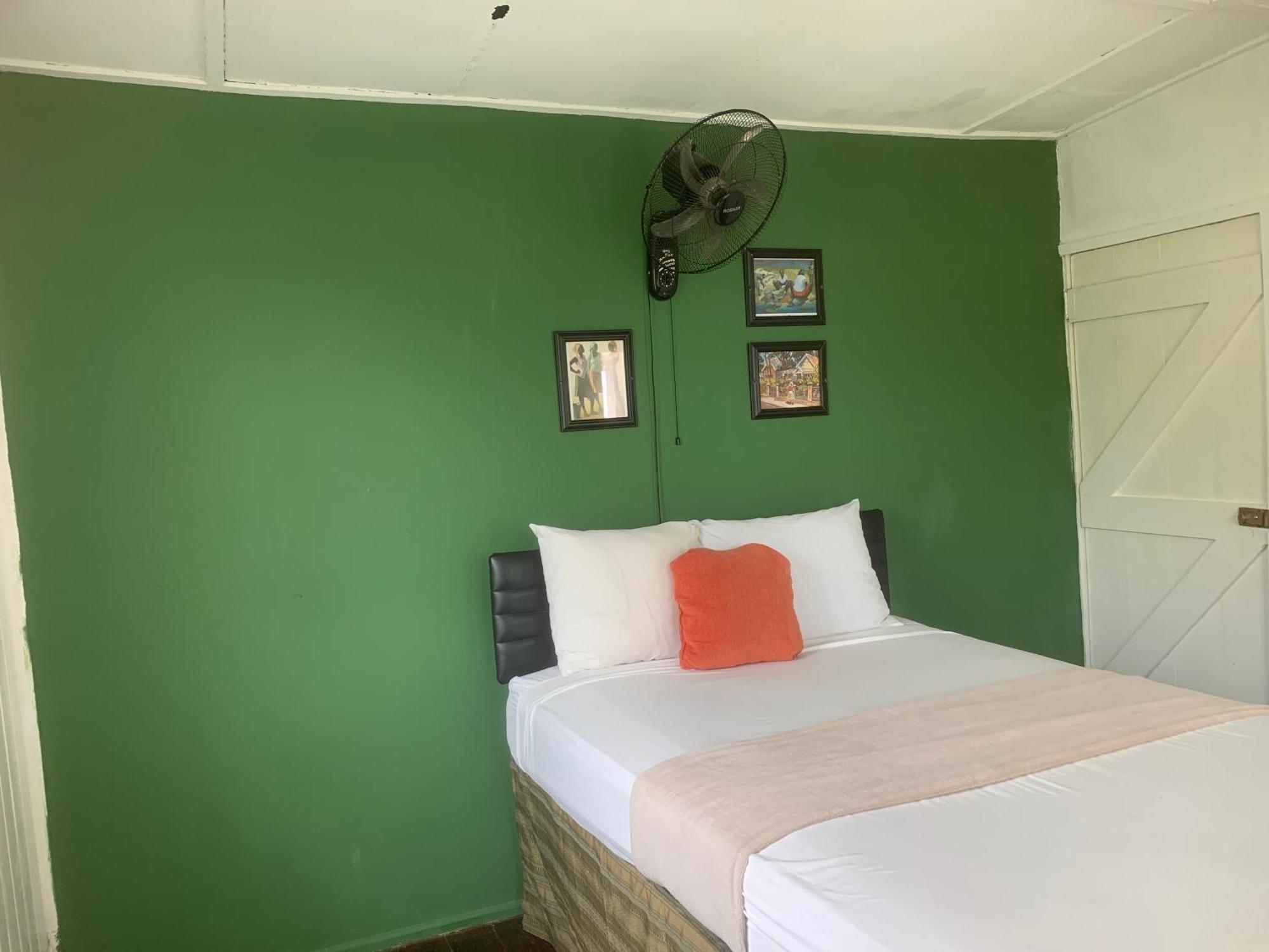 Kingsworth Bed And Breakfast Kingston Exteriör bild